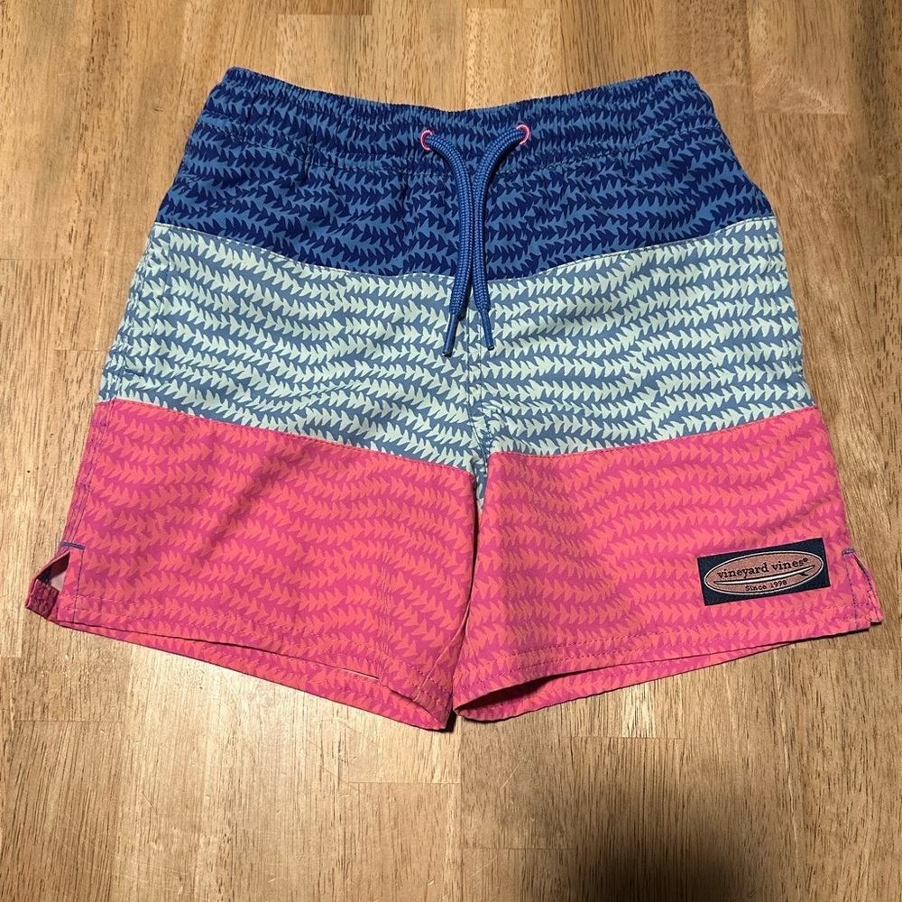 Vineyard Vines Boys Swim Trunks Size 5 – Colorblock Pink Blue Fish Board Shorts